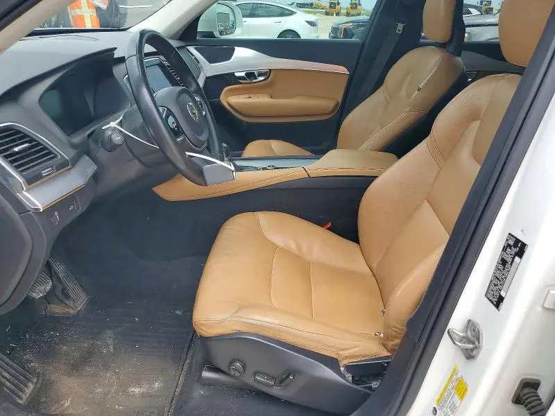 2016 VOLVO XC90 T6  