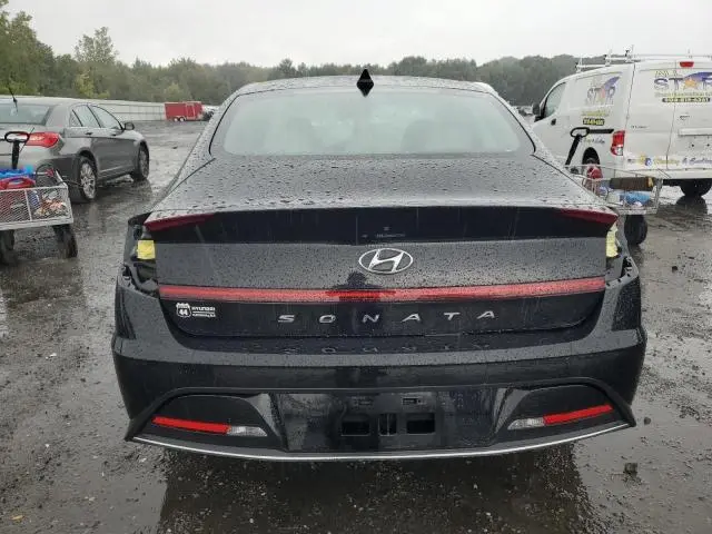 2022 HYUNDAI SONATA SE  