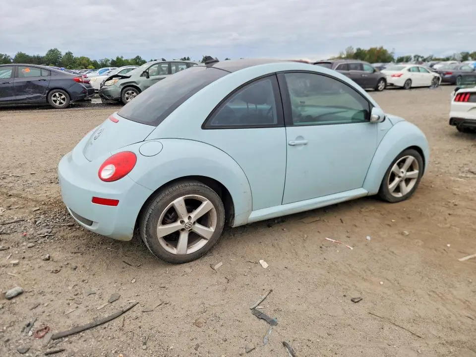 2010 VOLKSWAGEN NEW BEETLE   