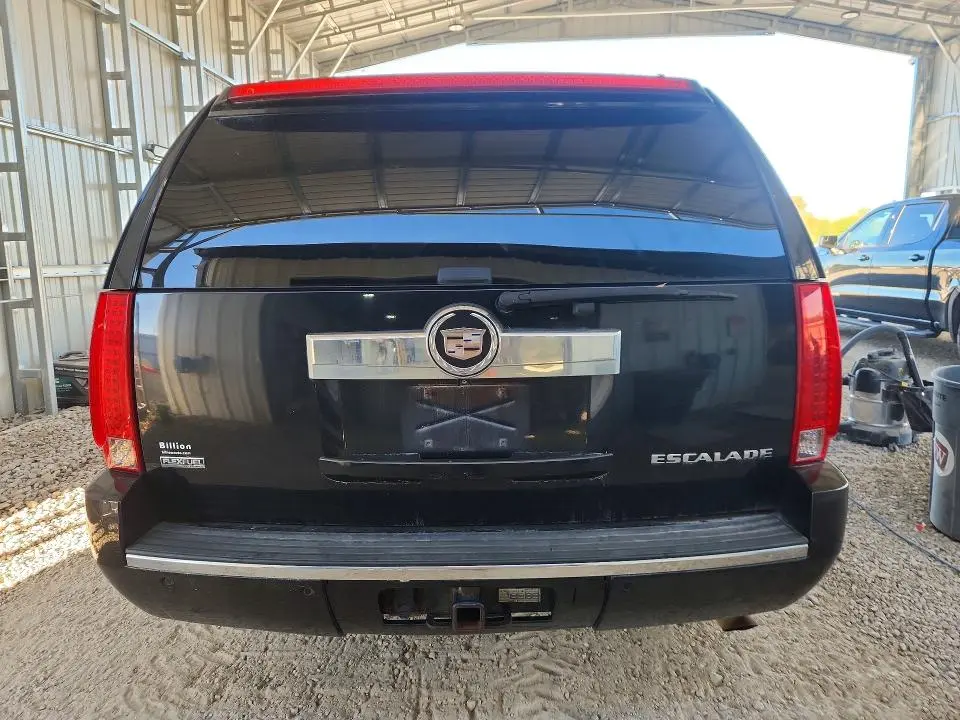 2011 CADILLAC ESCALADE ESV PREMIUM  