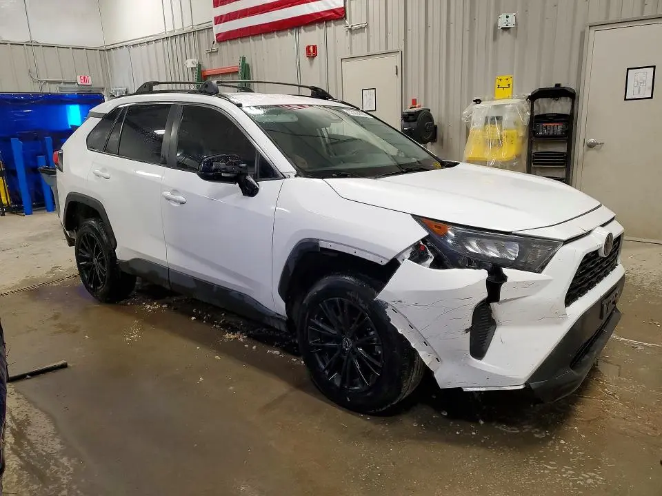2020 TOYOTA RAV4 LE  