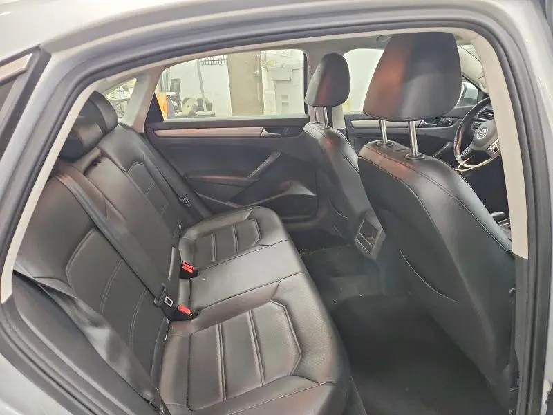 2015 VOLKSWAGEN PASSAT S  