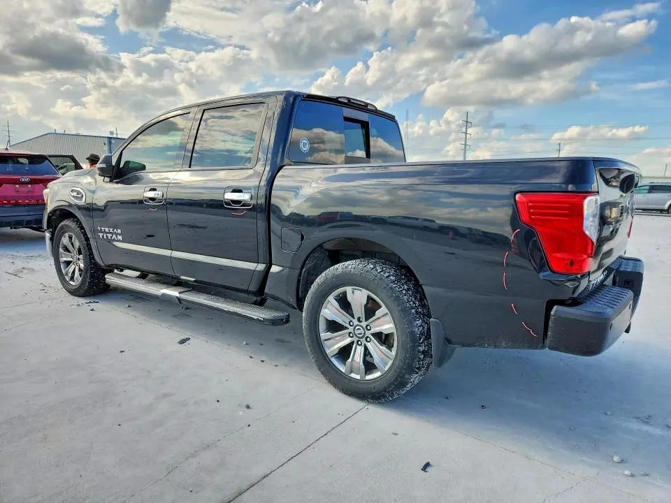 2017 NISSAN TITAN SV  