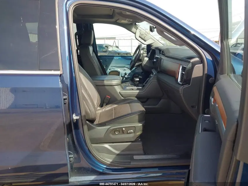 2023 GMC SIERRA 1500 4WD  SHORT BOX DENALI