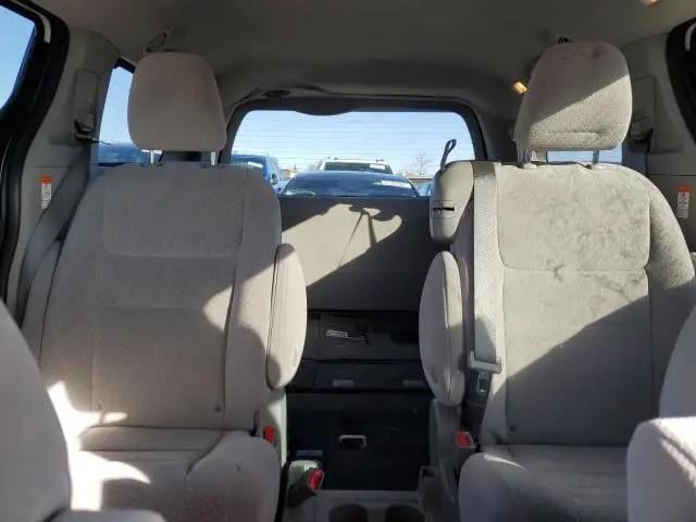 2020 TOYOTA SIENNA LE  