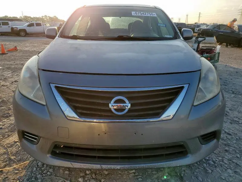 2013 NISSAN VERSA S  