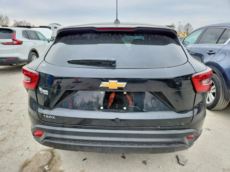 2025 CHEVROLET TRAX LS  