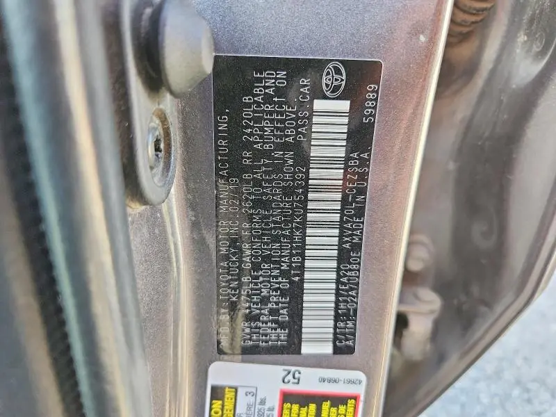 2019 TOYOTA CAMRY SE  