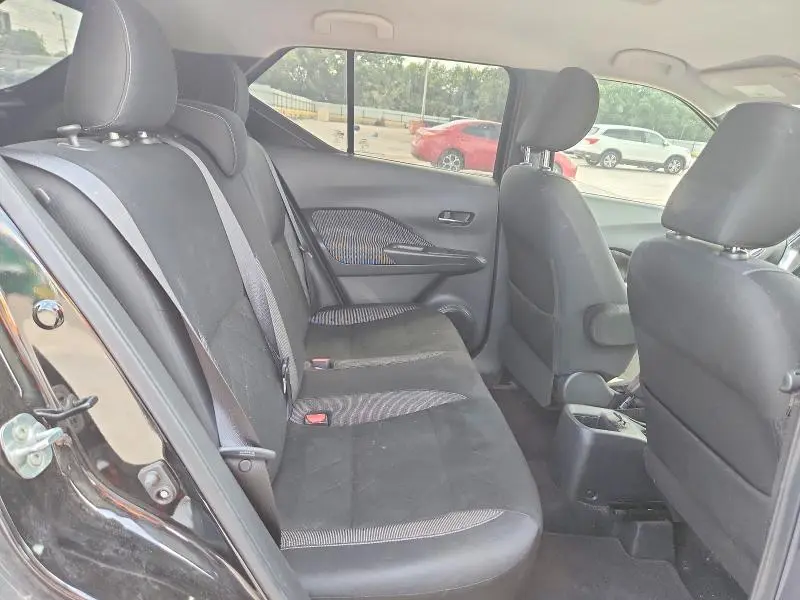 2018 NISSAN KICKS S  