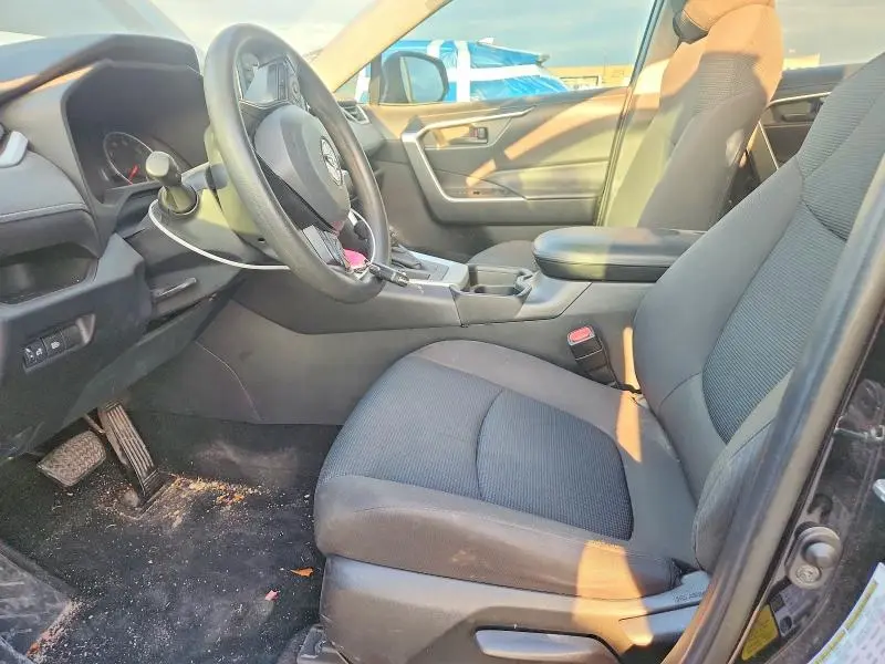 2021 TOYOTA RAV4 LE  