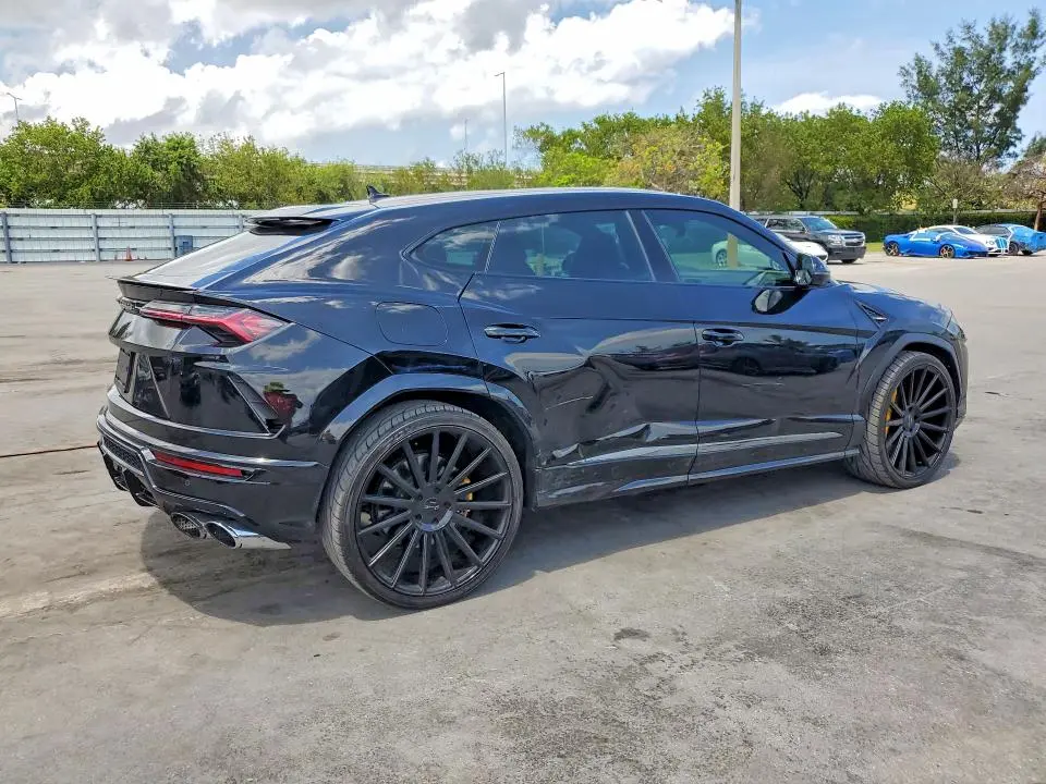 2020 LAMBORGHINI URUS   