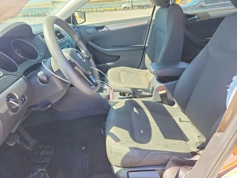 2016 VOLKSWAGEN JETTA SE  