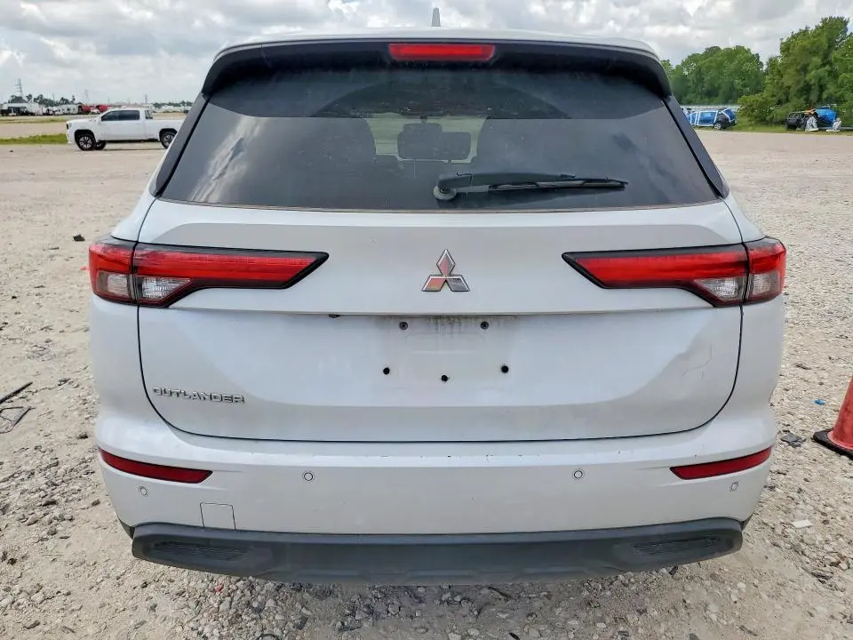 2022 MITSUBISHI OUTLANDER ES  