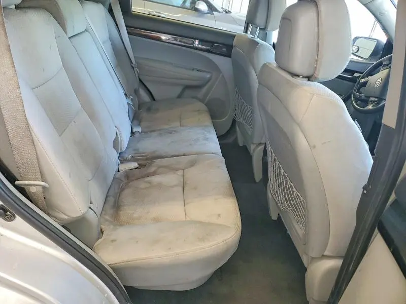 2013 KIA SORENTO LX  
