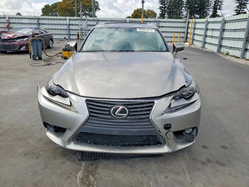2015 LEXUS IS   