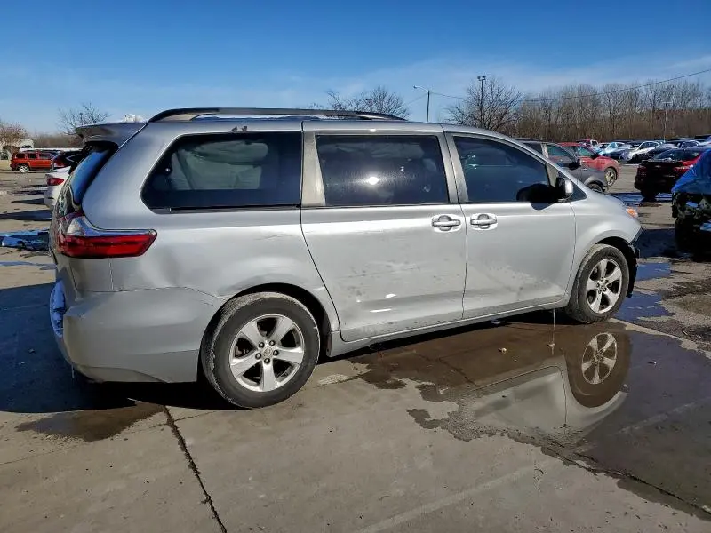 2015 TOYOTA SIENNA LE  