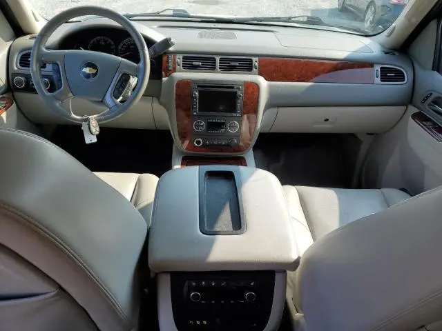2011 CHEVROLET SUBURBAN K1500 LTZ  