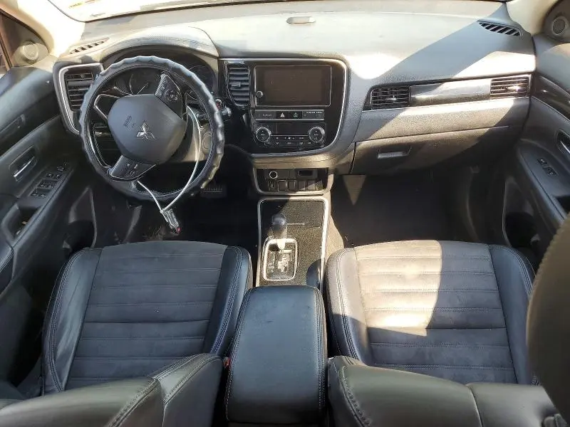 2019 MITSUBISHI OUTLANDER SE  