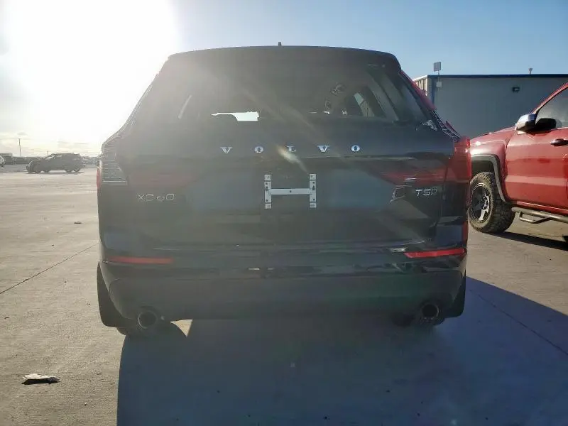 2018 VOLVO XC60 T5 MOMENTUM  