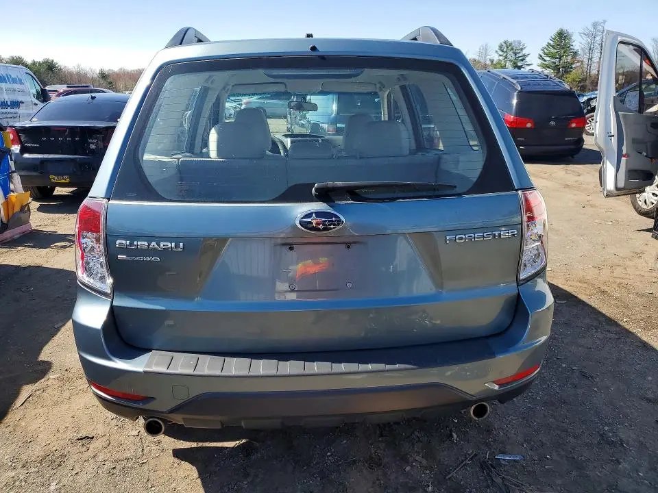2010 SUBARU FORESTER XS  