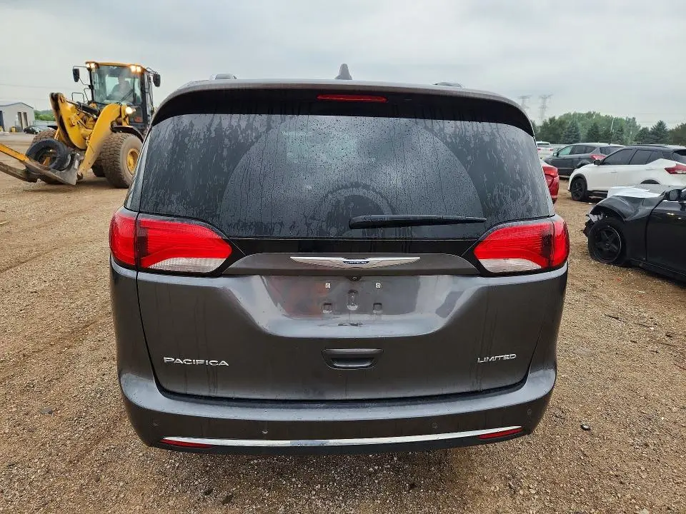 2018 CHRYSLER PACIFICA LIMITED  