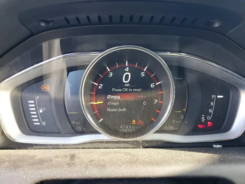 2017 VOLVO XC60 T5 DYNAMIC  