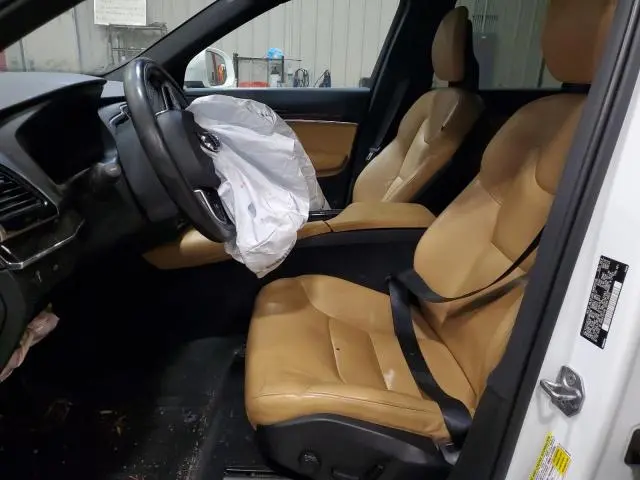 2017 VOLVO XC90 T6  