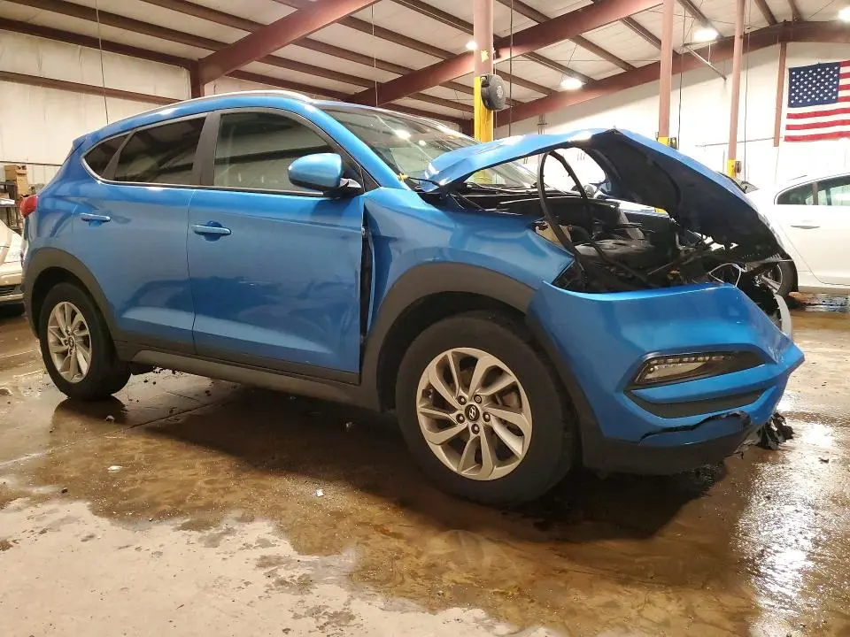 2016 HYUNDAI TUCSON SE  
