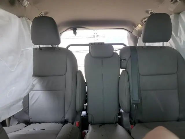 2018 TOYOTA SIENNA XLE  