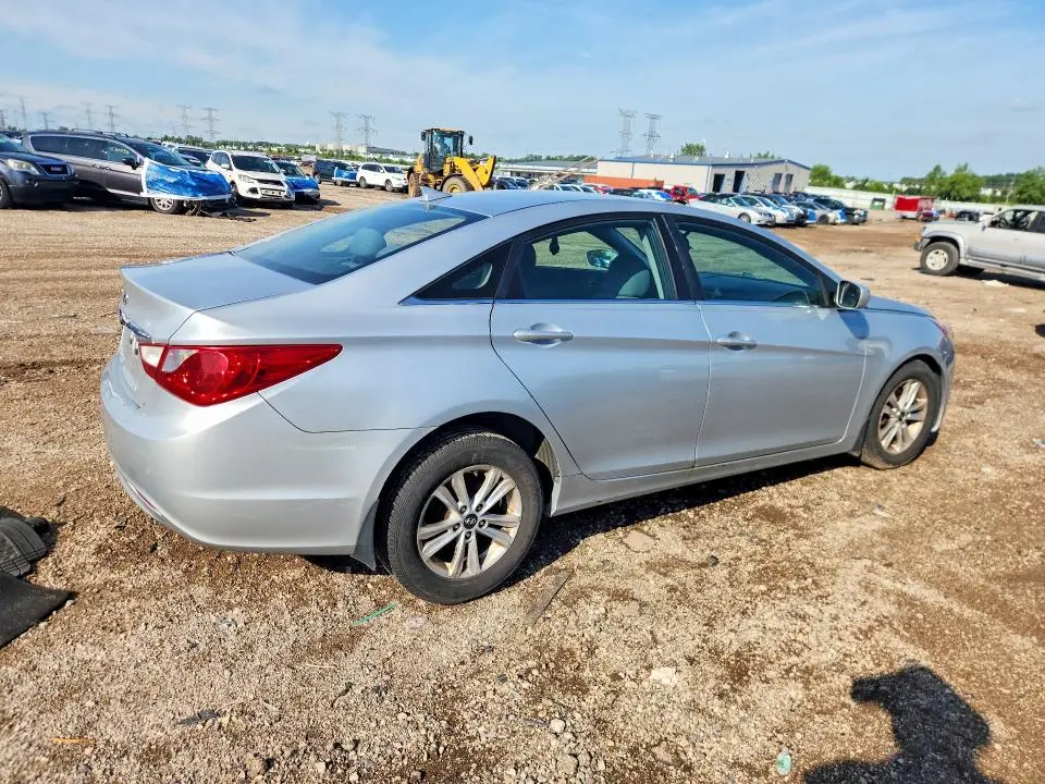 2013 HYUNDAI SONATA GLS  