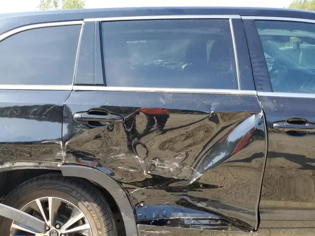 2017 TOYOTA HIGHLANDER LE  