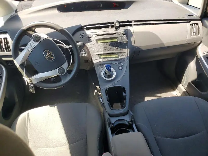 2010 TOYOTA PRIUS III  
