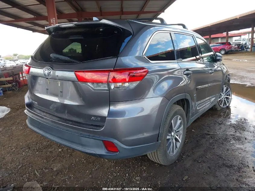 2019 TOYOTA HIGHLANDER XLE