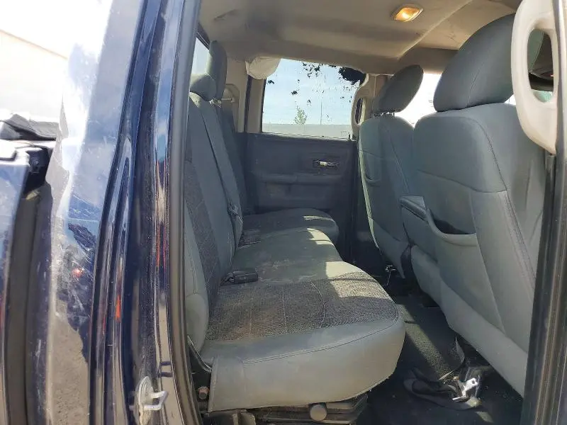 2016 RAM 1500 SLT  