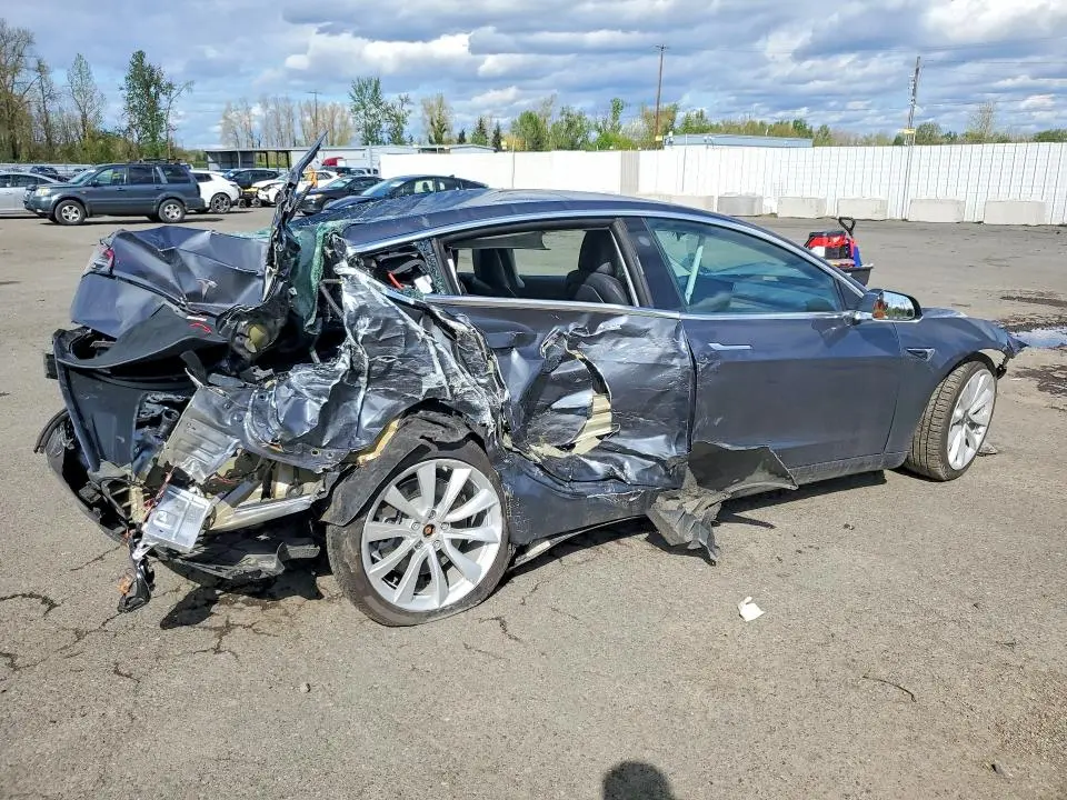 2018 TESLA MODEL 3   