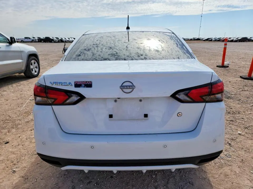 2024 NISSAN VERSA S  