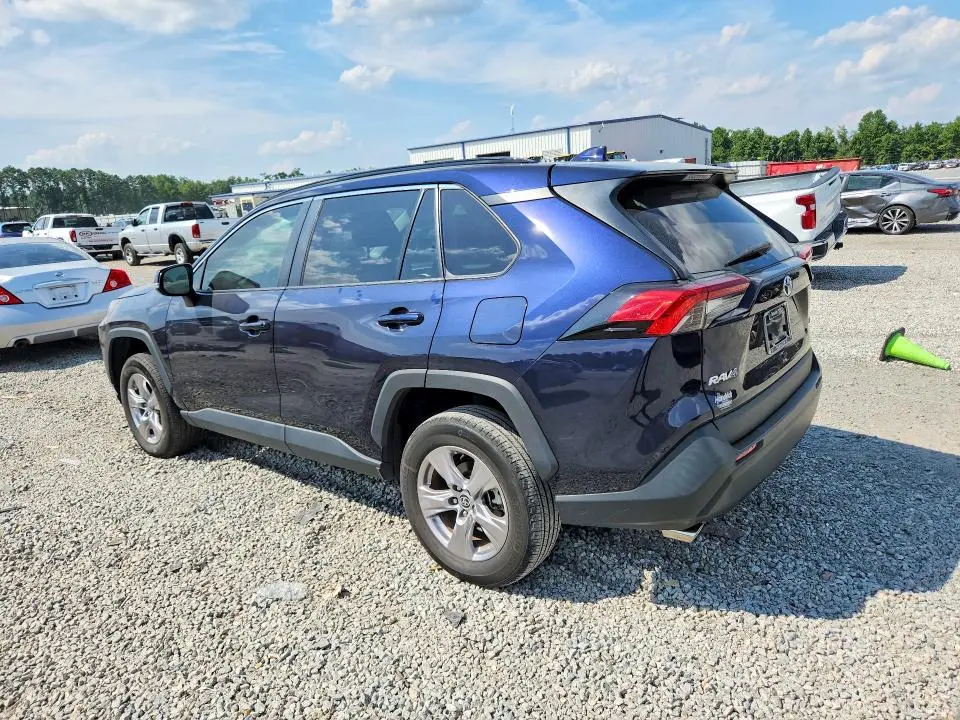 2022 TOYOTA RAV4 XLE  