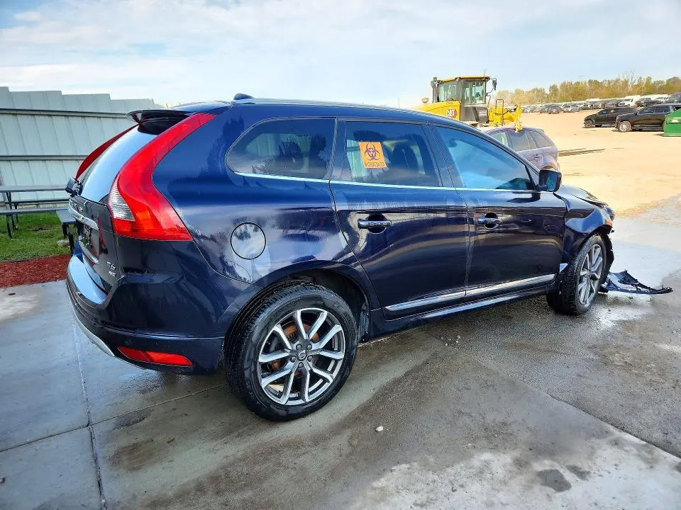 2017 VOLVO XC60 T6 DYNAMIC  