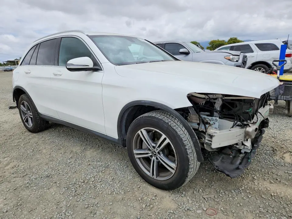 2020 MERCEDES-BENZ GLC 300  