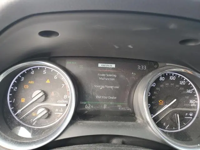 2020 TOYOTA CAMRY XLE  