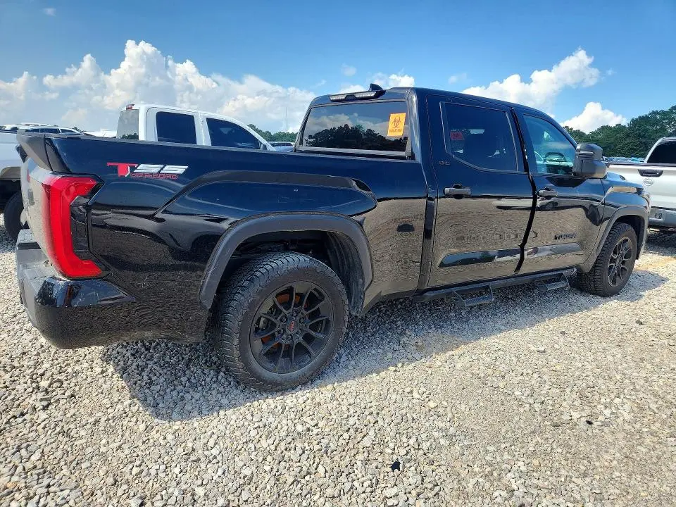 2023 TOYOTA TUNDRA CREWMAX SR5  