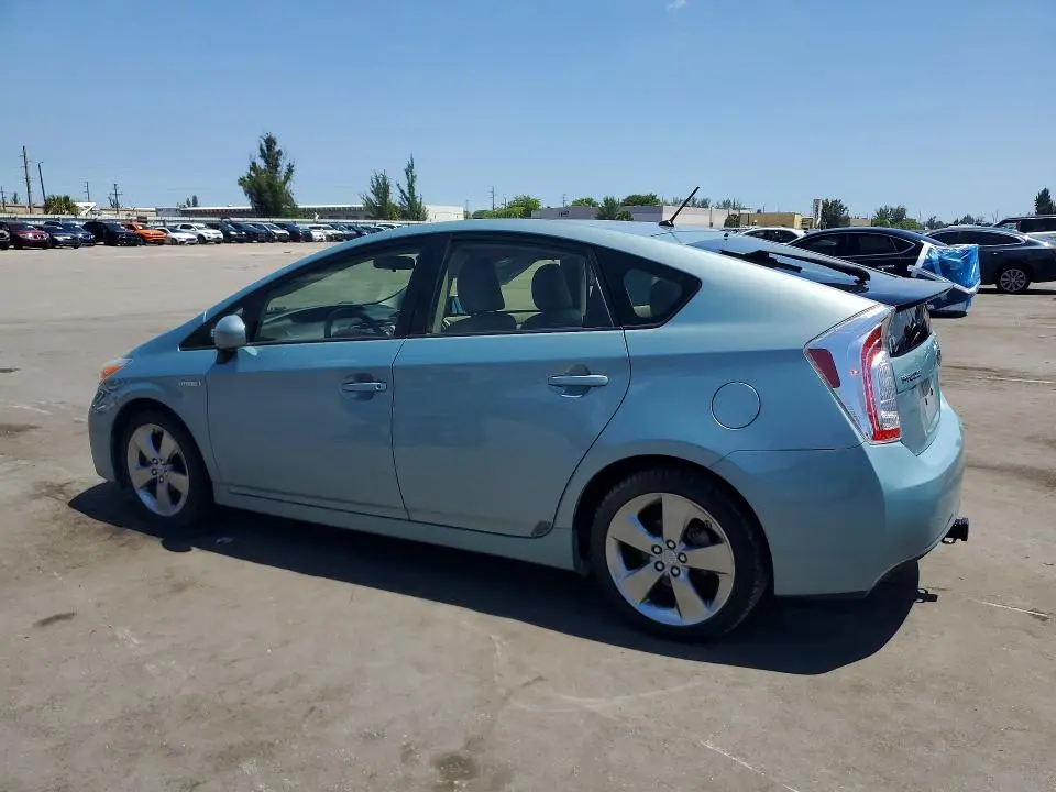 2013 TOYOTA PRIUS THREE  