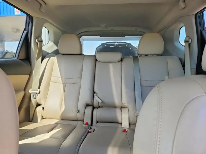 2016 NISSAN ROGUE SL  