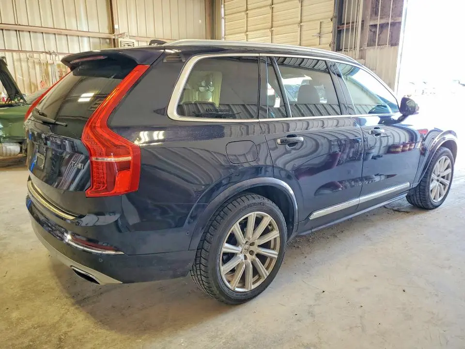 2017 VOLVO XC90 T6  