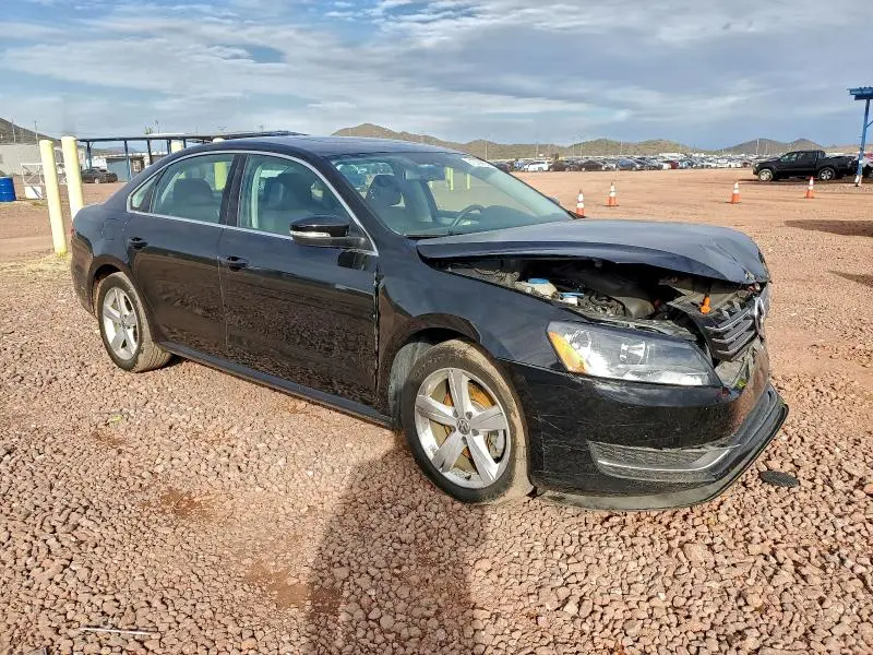 2013 VOLKSWAGEN PASSAT SE  