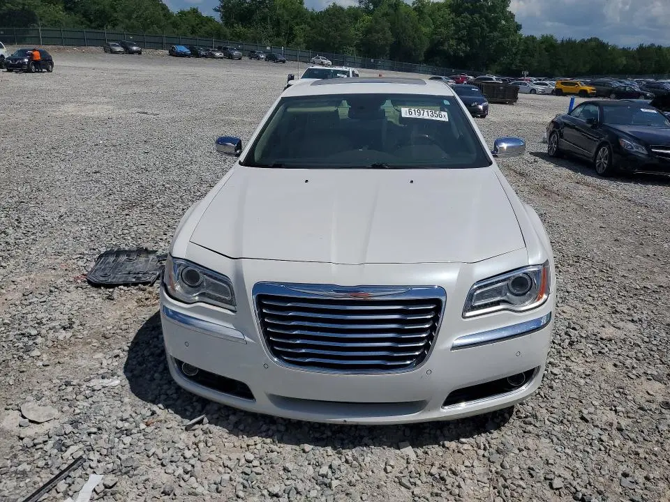 2011 CHRYSLER 300C   