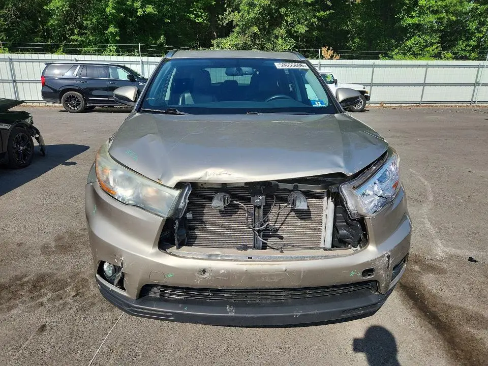 2016 TOYOTA HIGHLANDER XLE  