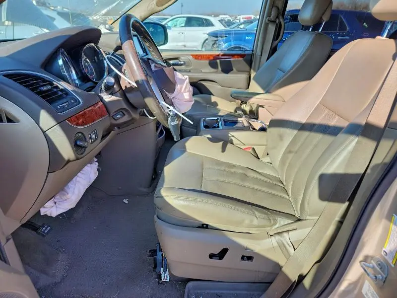 2013 CHRYSLER TOWN & COUNTRY TOURING L  