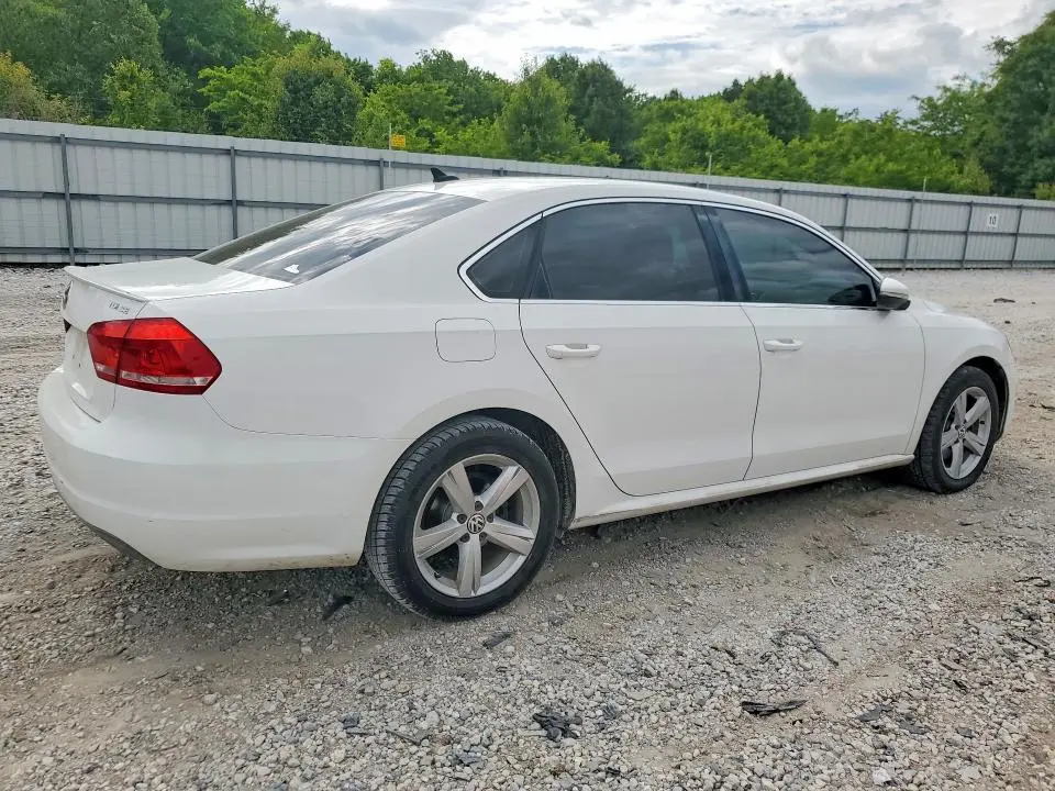 2012 VOLKSWAGEN PASSAT SE  