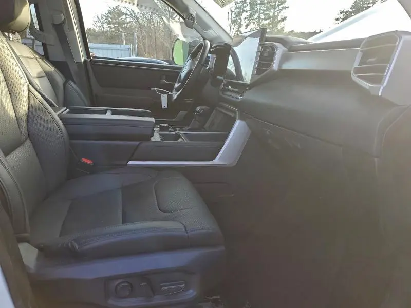 2024 TOYOTA TUNDRA CREWMAX LIMITED  